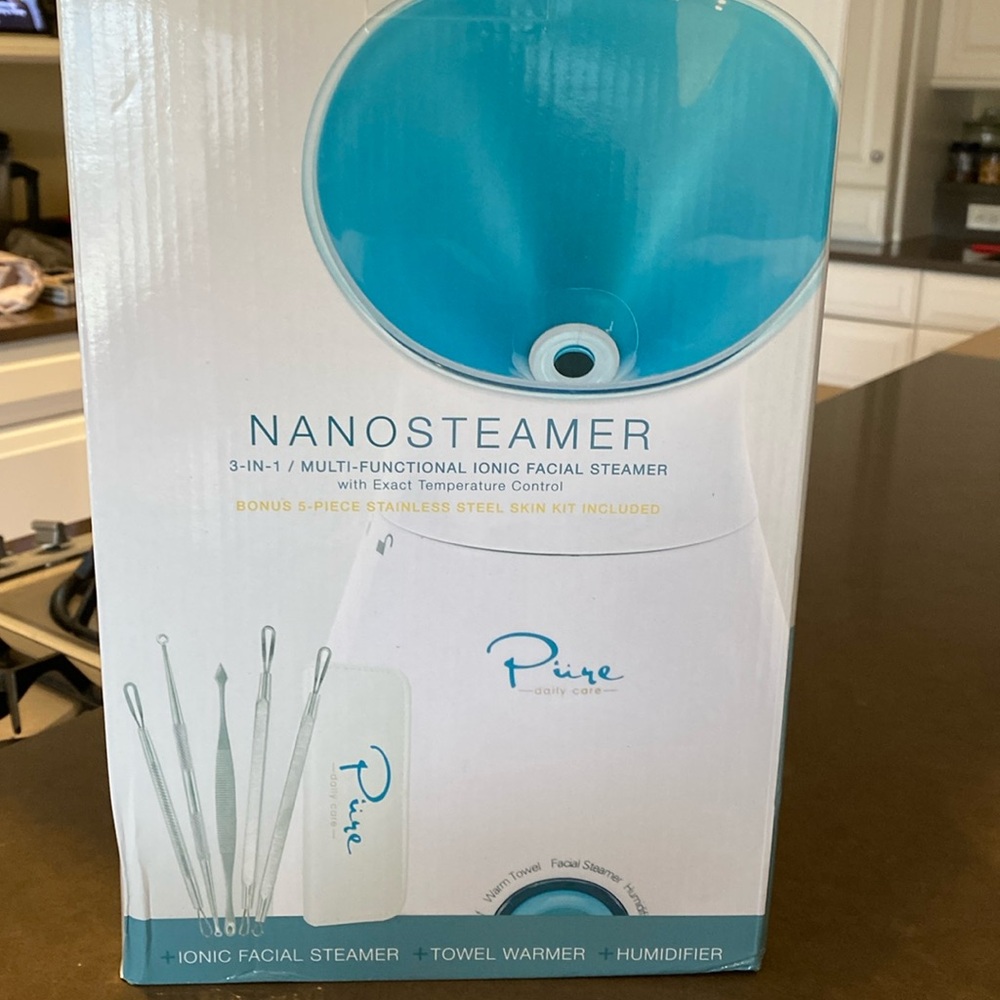 Facial steamer